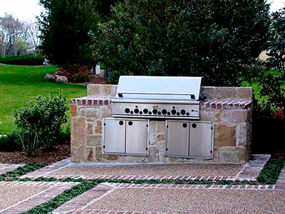 Outdoor Kitchen